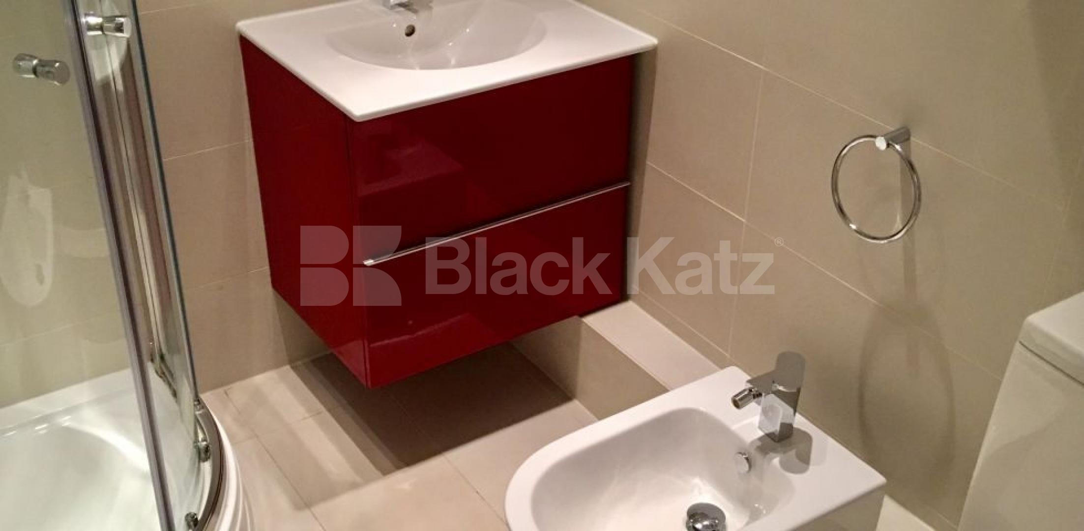 			UNDER OFFER , 2 Bedroom, 1 bath, 1 reception Flat			 Southolm Street, Battersea