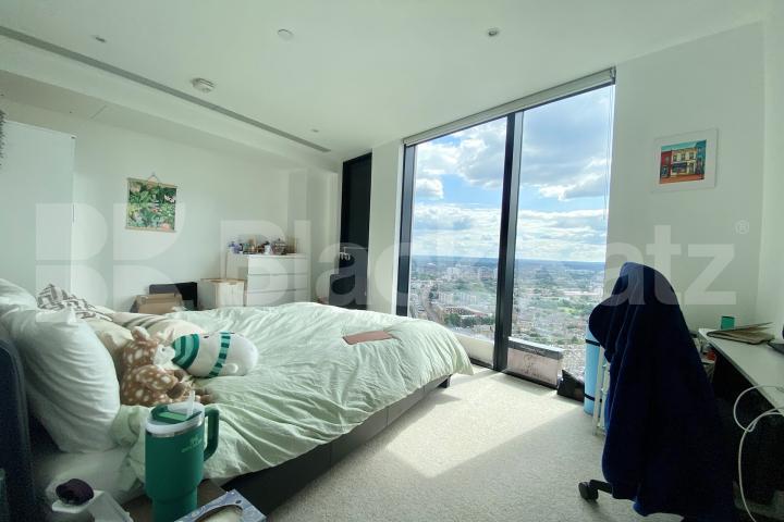 37th floor with stunning views of the cityscape & 24 Hr. Concierge Strata, Walworth Road, Elephant and Castle