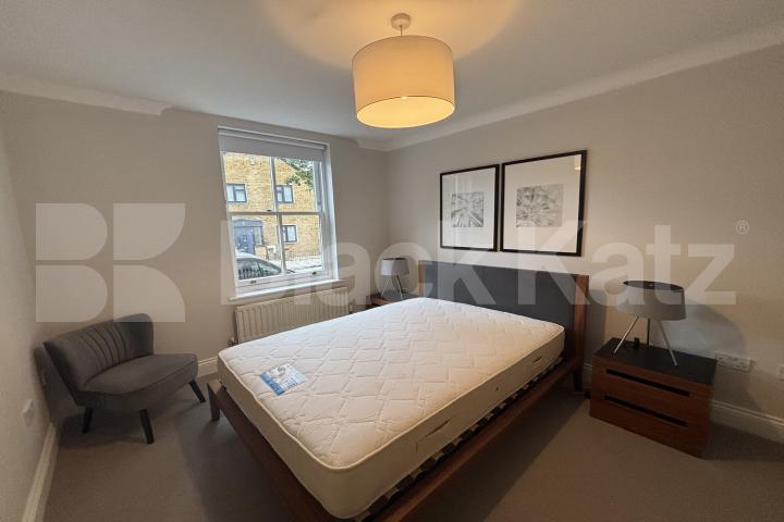 Stylish & contemporary with parking, private patio & inclusive of water rates  Russell Lodge, Spurgeon Street, London Bridge