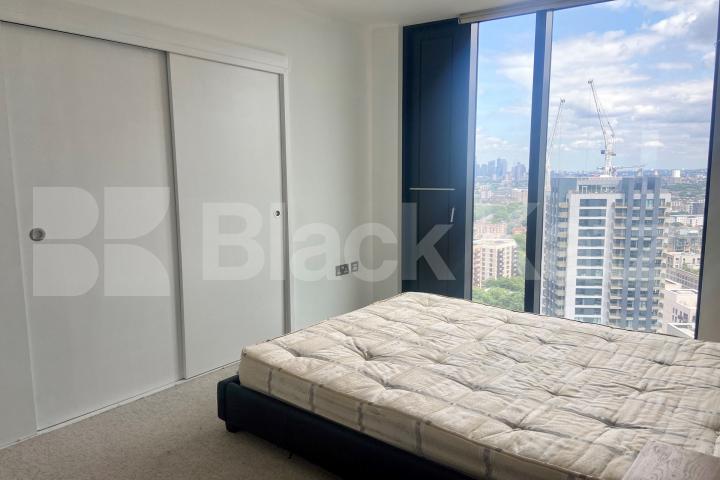 37th floor with stunning views of the cityscape & 24 Hr. Concierge Strata, Walworth Road, Elephant and Castle