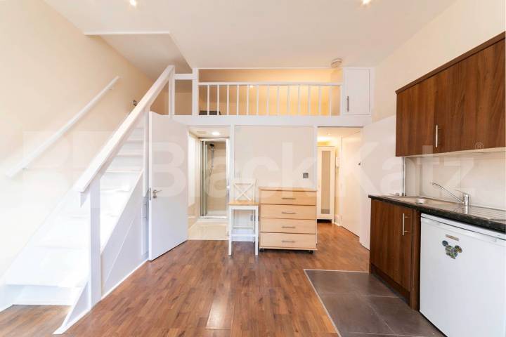 Fantastic studio/1 bed with a mezzanine level bedroom in Maida Vale Sutherland Avenue, Maida Vale