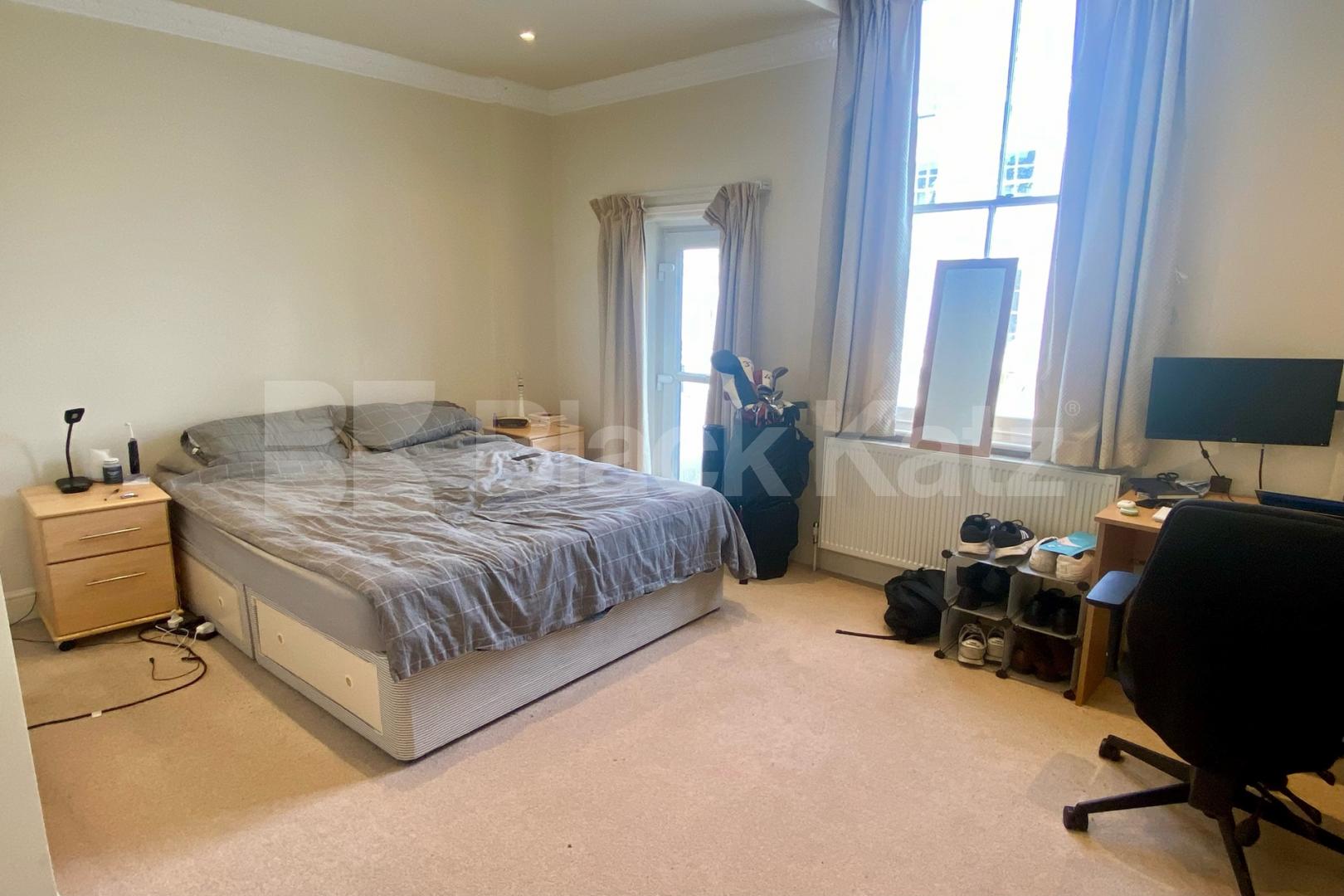 Large, bright and airy three bedroom, two bathroom flat Sussex Street, Pimlico / Victoria