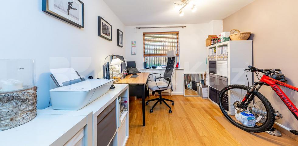 			Fantastic Prorperty !, 3 Bedroom, 1 bath, 1 reception Flat			 Womersley Road, CROUCH END