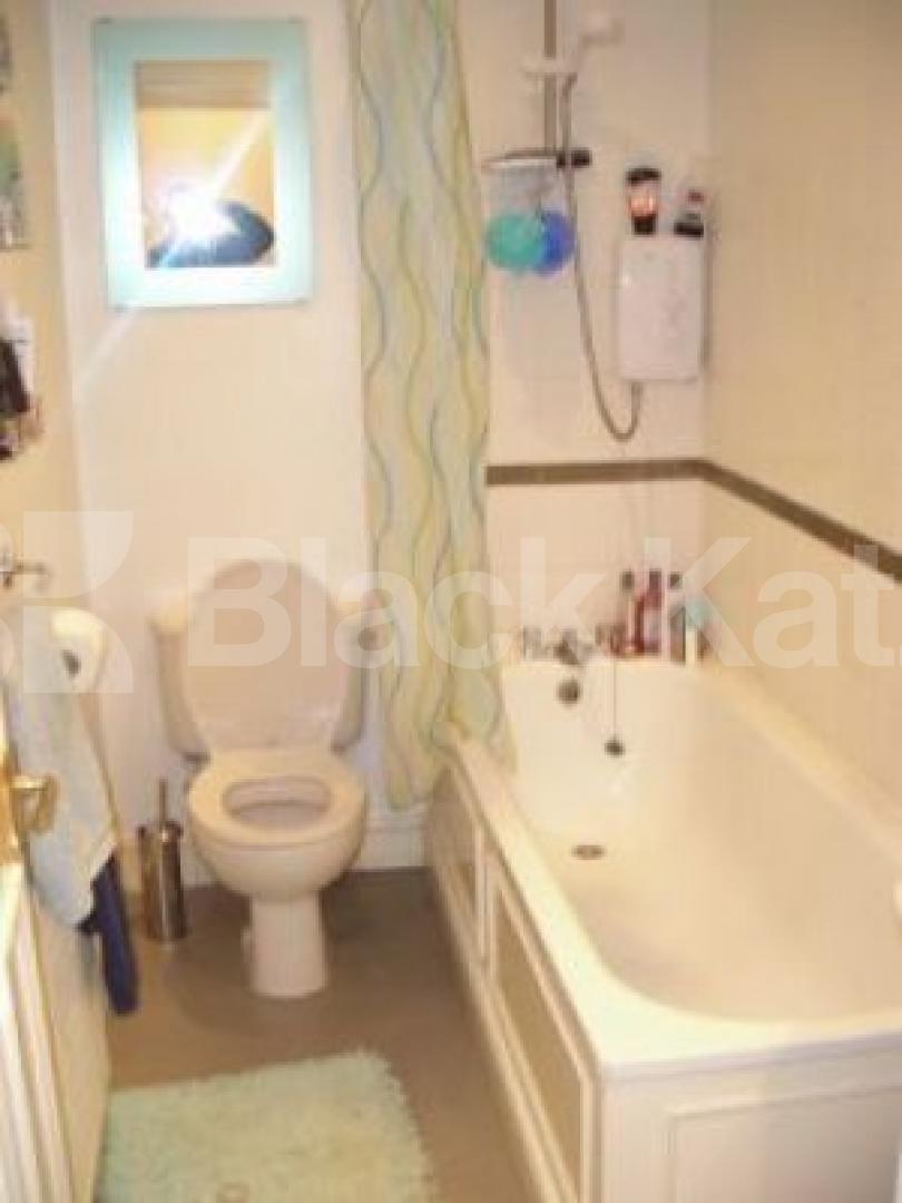 			2 Bedroom, 1 bath, 1 reception Flat			 Saltram Crescent, MAIDA VALE