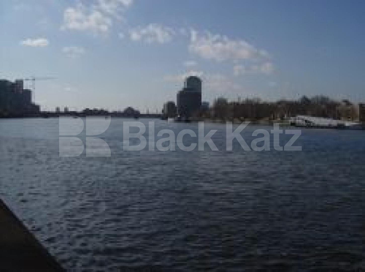 			LET, 1 Bedroom, 1 bath, 1 reception Flat			 Salamanca Square, Albert Embankment