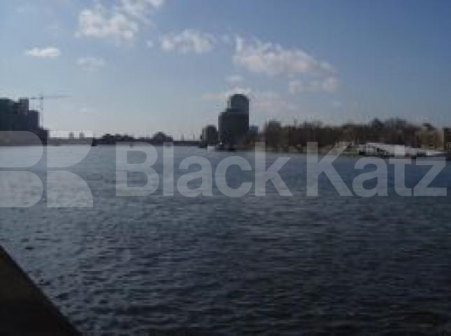 			LET, 1 Bedroom, 1 bath, 1 reception Flat			 Salamanca Square, Albert Embankment