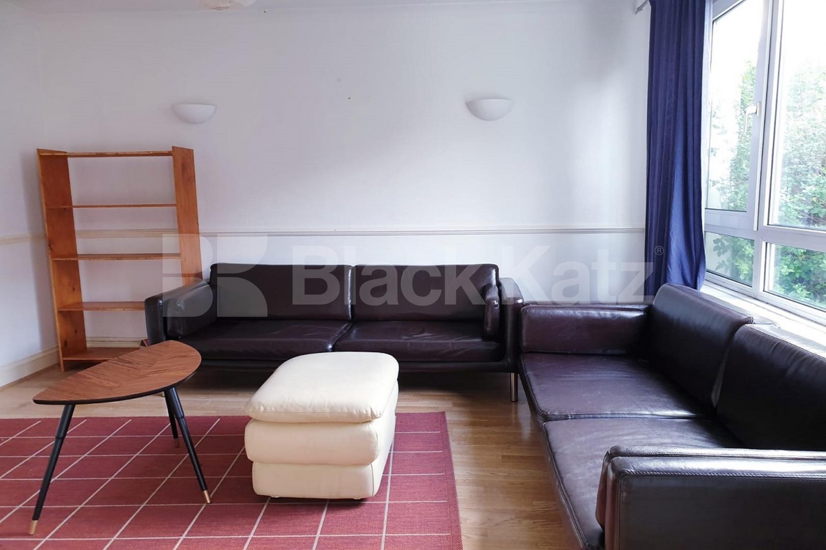 Four double bedroomed duplex apartment with charming garden   Saracen Street, Westferry 