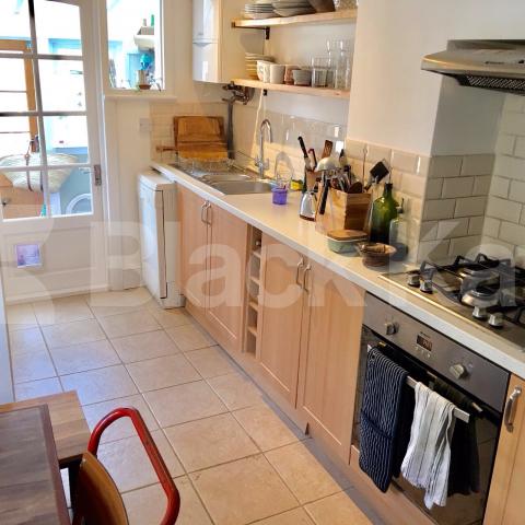 			NEW INSTRUCTION, 2 Bedroom, 1 bath, 1 reception Flat			 Queen Mary Road, West Norwood