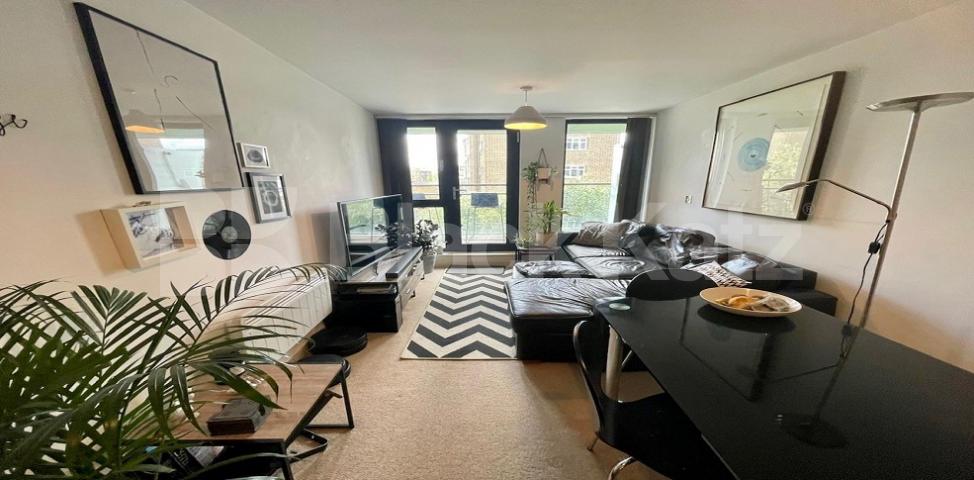 			LET , 2 Bedroom, 1 bath, 1 reception Apartment			 Southwark Bridge Road, Southwark