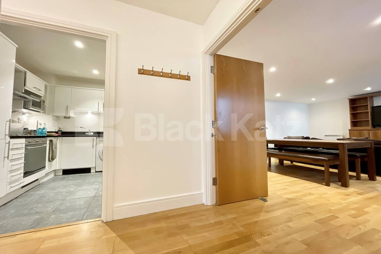 Boasting 1022 Sq. Ft. of living & entertaining space & charming balcony Southwark Bridge Road, Borough