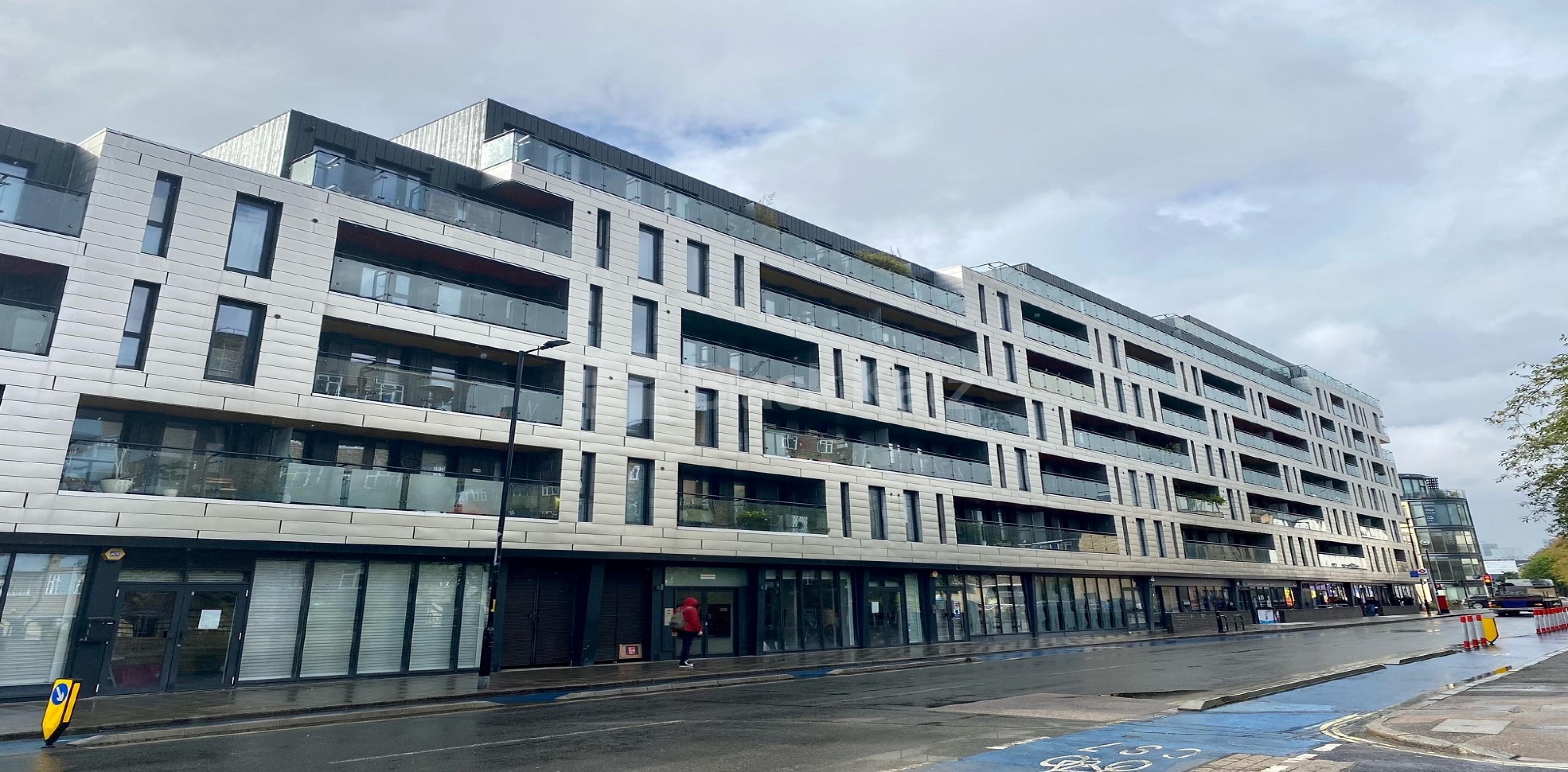 			LET , 2 Bedroom, 1 bath, 1 reception Apartment			 Southwark Bridge Road, Southwark SE1