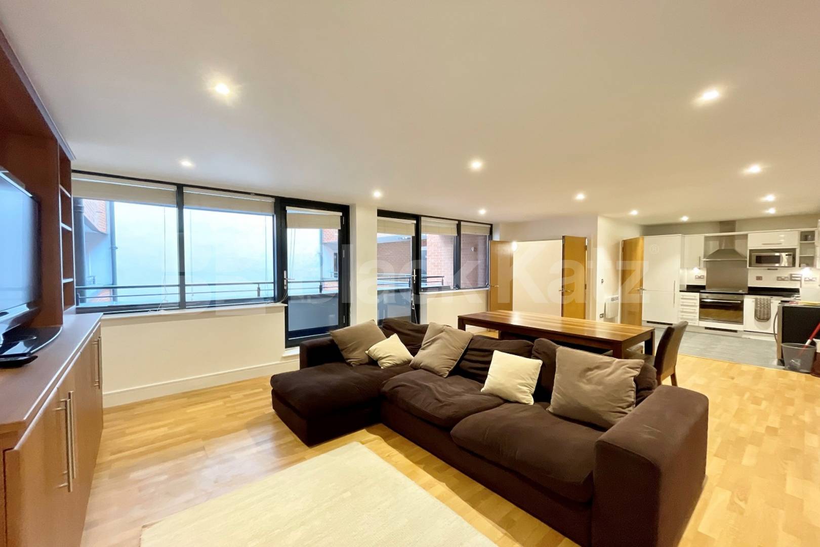 Boasting 1022 Sq. Ft. of living & entertaining space & charming balcony Southwark Bridge Road, Borough