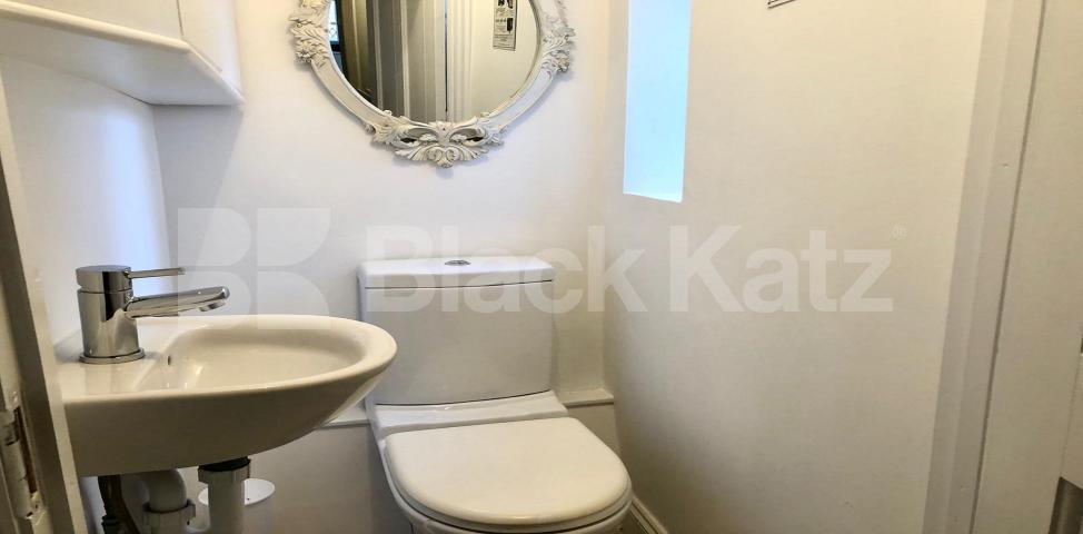 			LET , 2 Bedroom, 1 bath, 1 reception Apartment			 Chivalry Road, Clapham Junction 