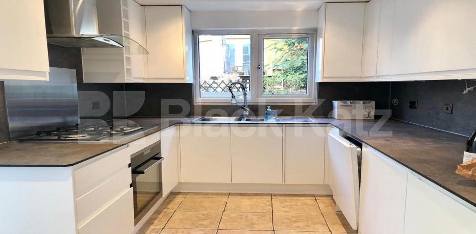 			NEW INSTRUCTION , 3 Bedroom, 1 bath, 1 reception Apartment			 Chivalry Road, Clapham Junction 