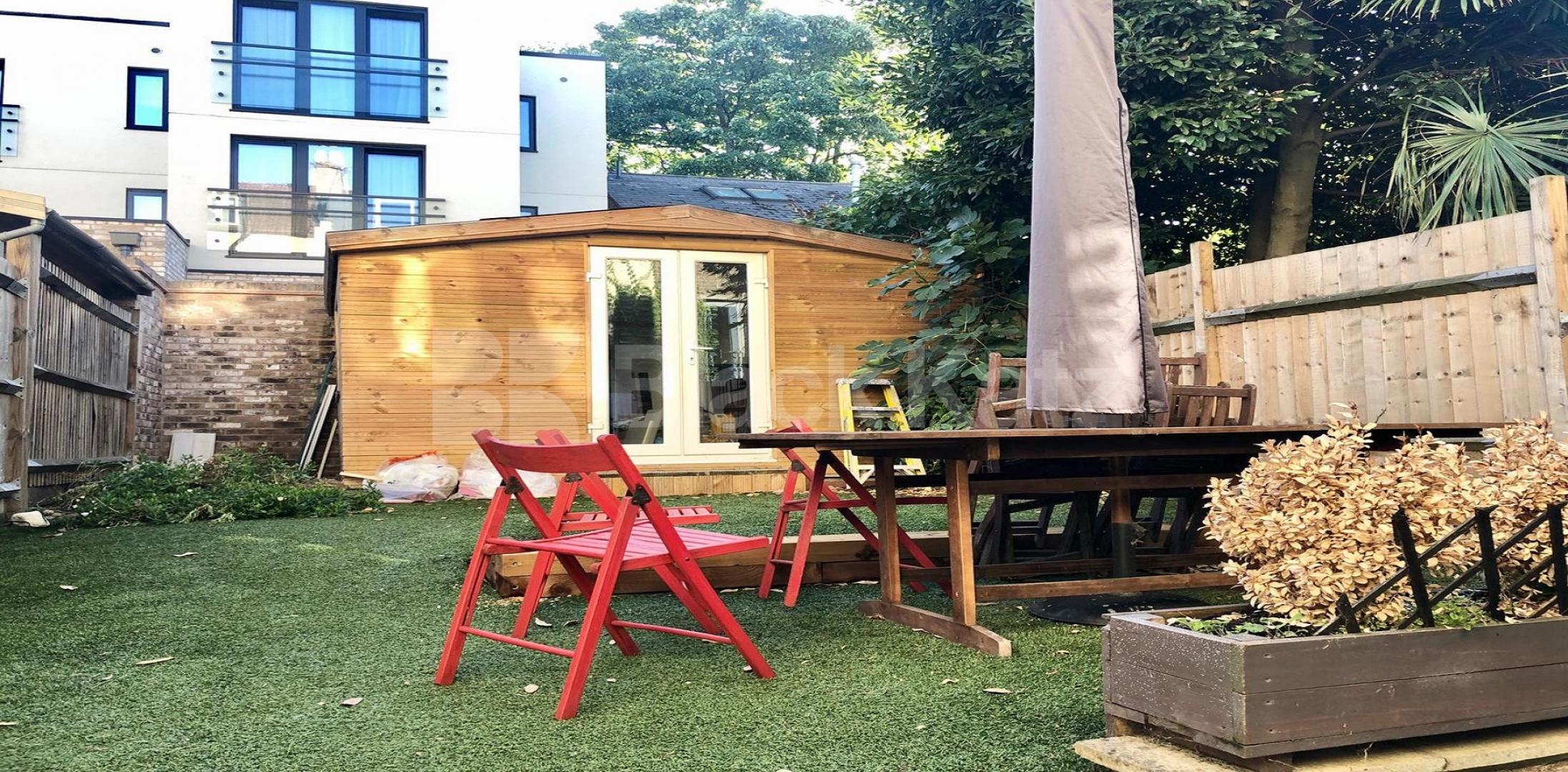 			LET , 2 Bedroom, 1 bath, 1 reception Apartment			 Chivalry Road, Clapham Junction 