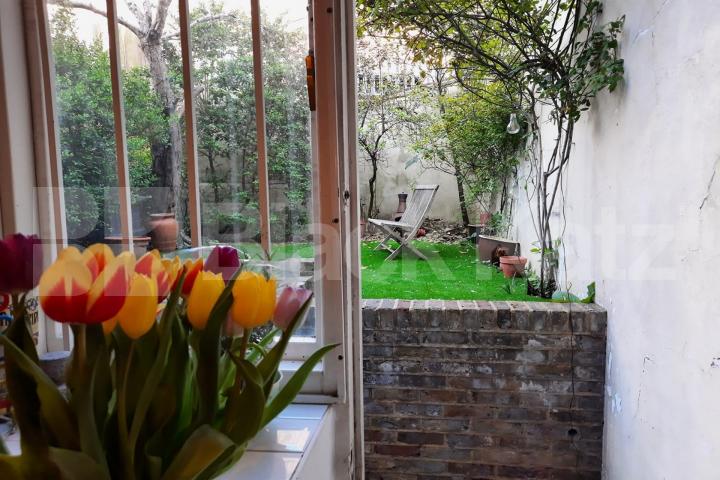 Period conversion with garden Southwark Bridge Road, London Bridge / Borough