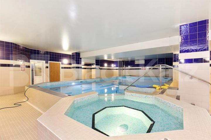 Includes concierge, pool, gym & water rates  Metro Central Heights, Newington Causeway, Elephant & Castle