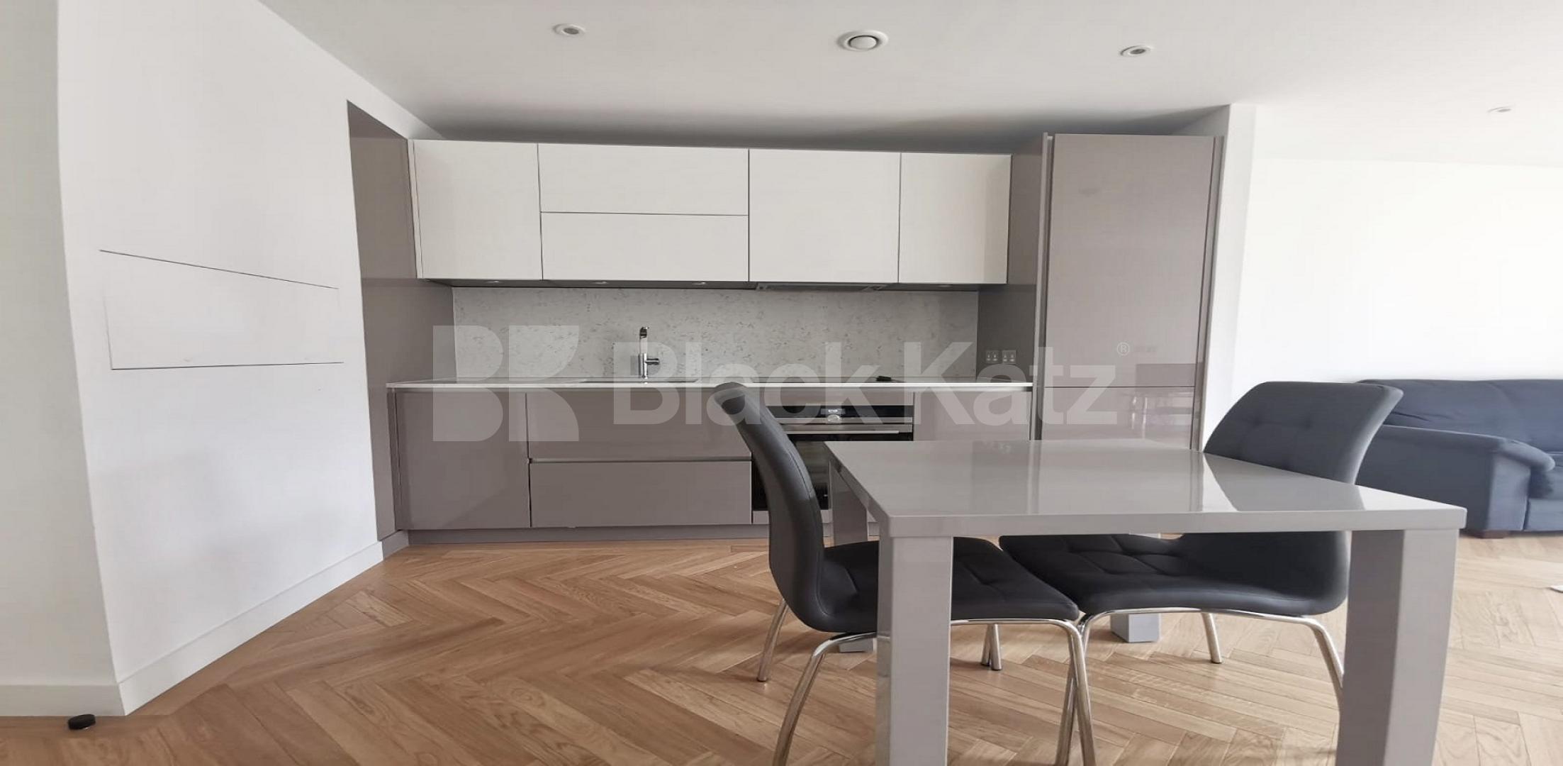 			LET , 1 Bedroom, 1 bath, 1 reception Apartment			 Southwark Bridge Road, Elephant and Castle