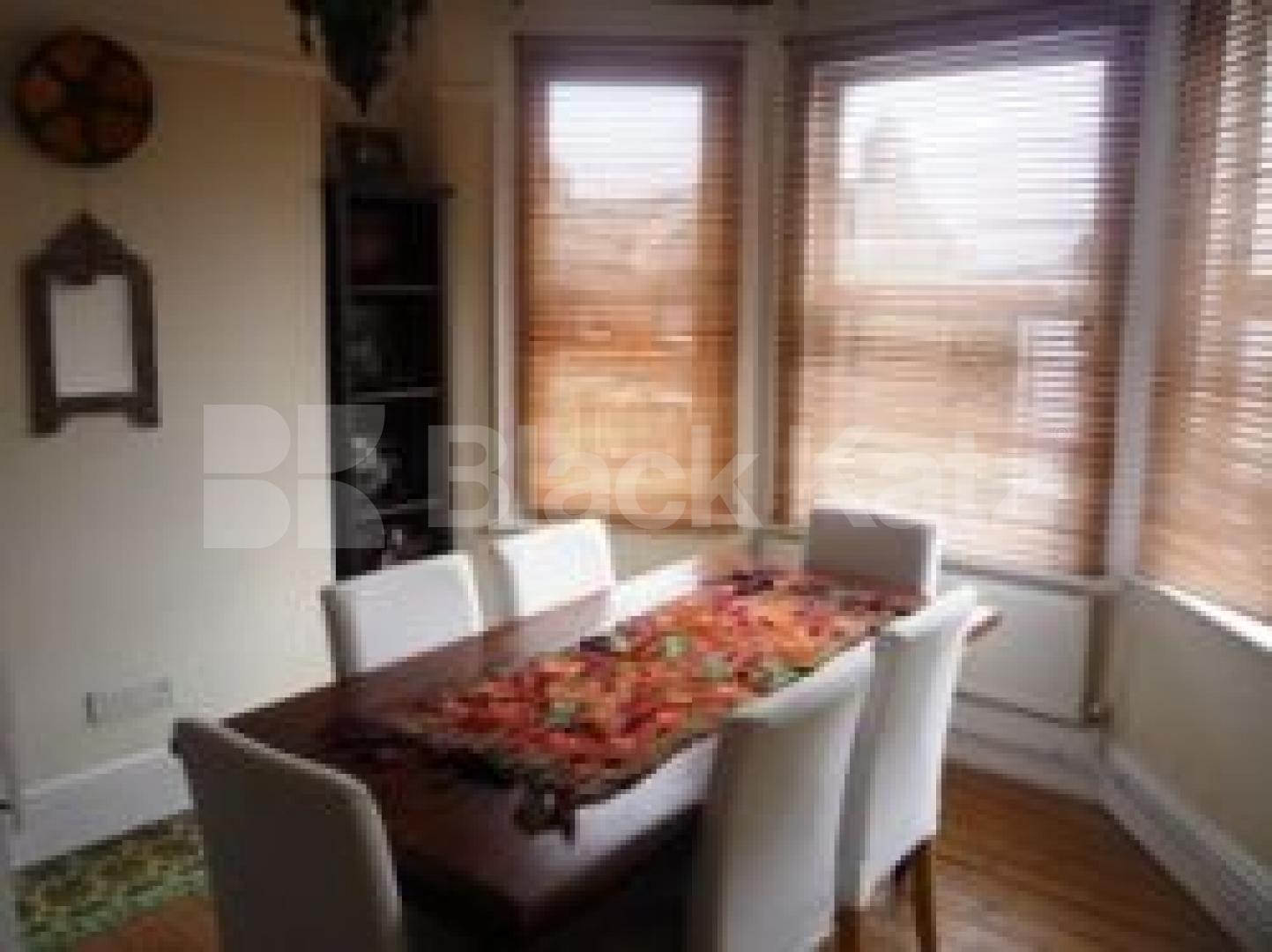 			A MUST SEE!, 3 Bedroom, 1 bath, 1 reception Flat			 North View road, CROUCH END