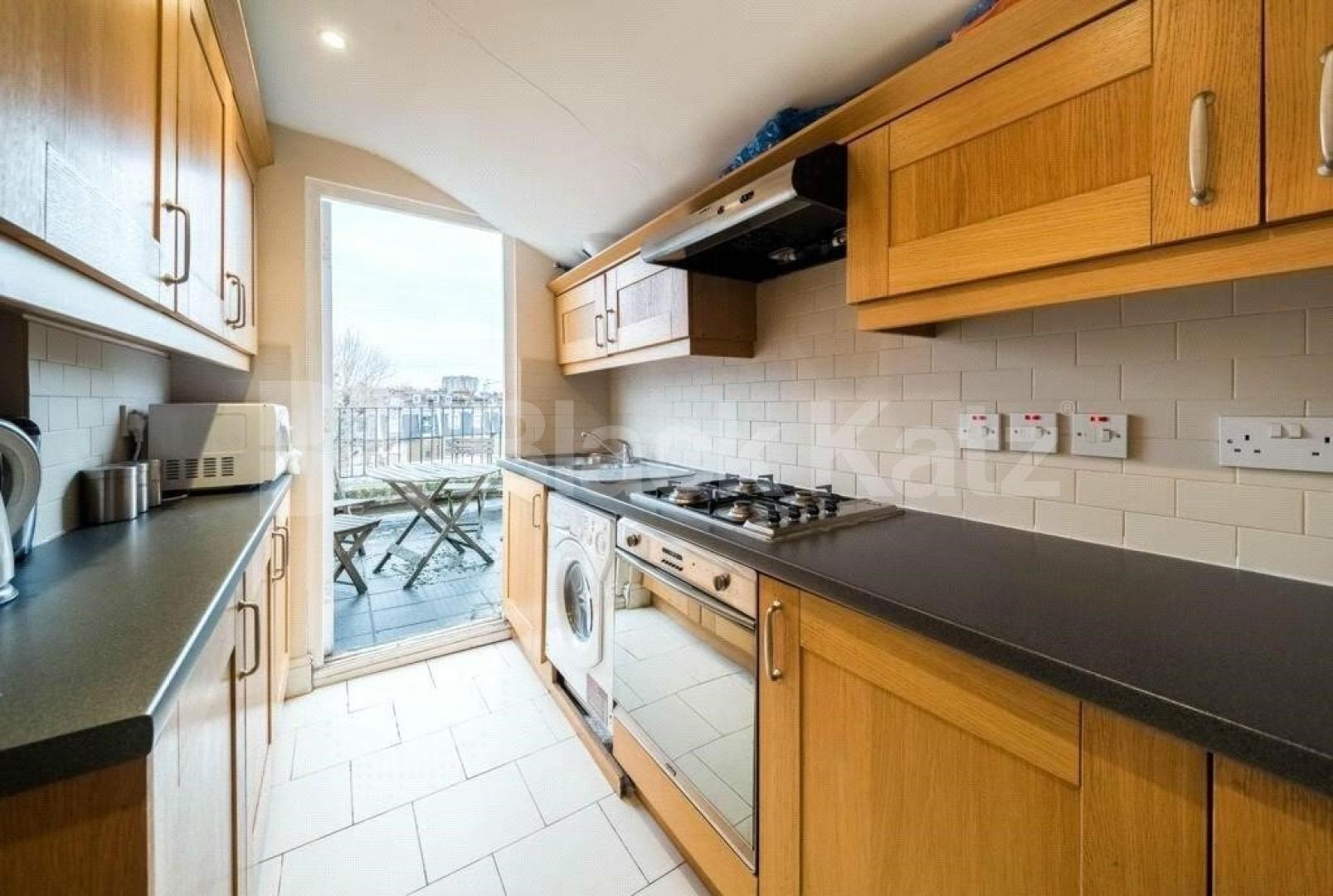 Modern contemporary 3 bed minutes to Tube in Maida Vale Sevington Street, Maida Vale