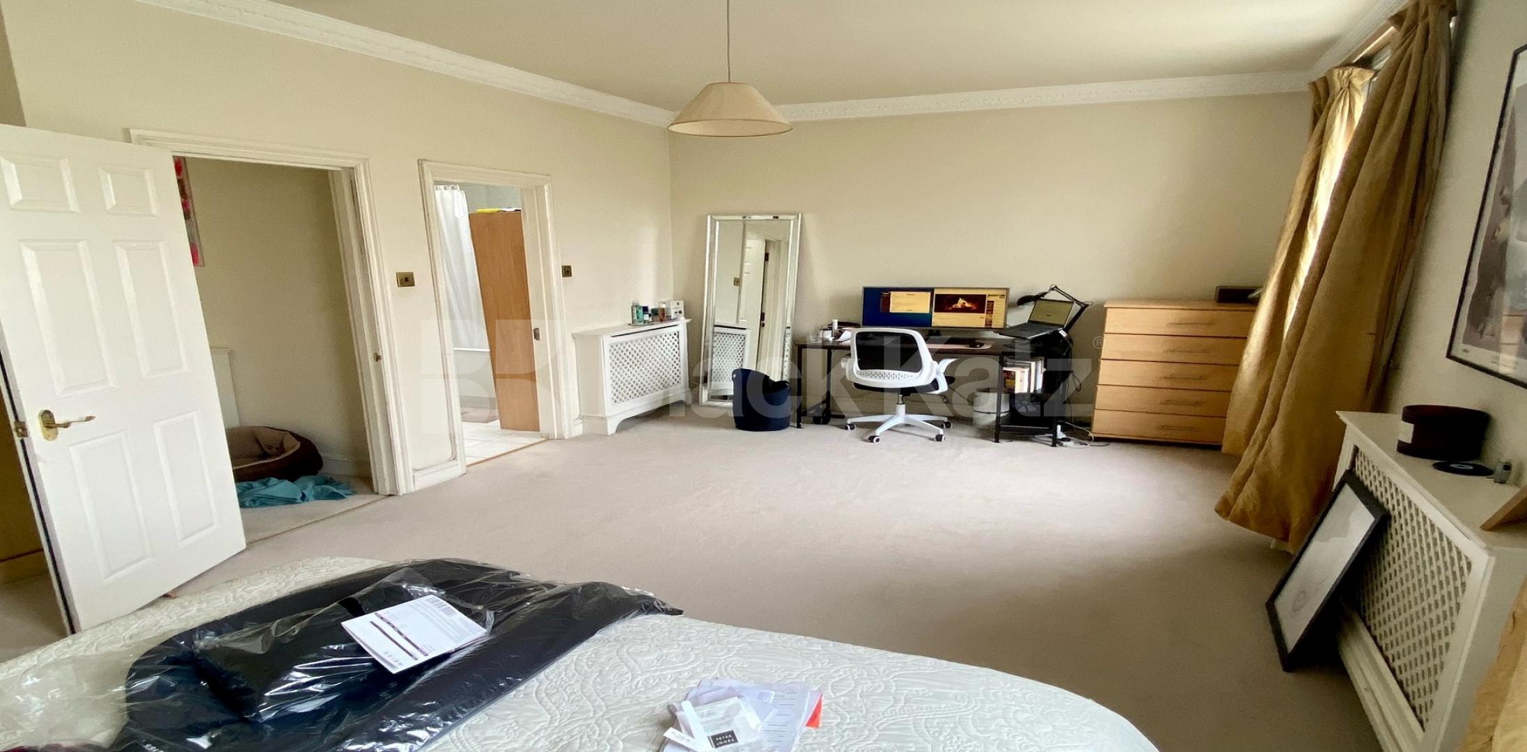 			LET  , 3 Bedroom, 2 bath, 1 reception Apartment			 St George’s Square, Pimilco / Victoria 