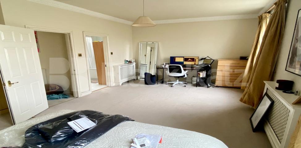 			LET  , 3 Bedroom, 2 bath, 1 reception Apartment			 St George’s Square, Pimilco / Victoria 