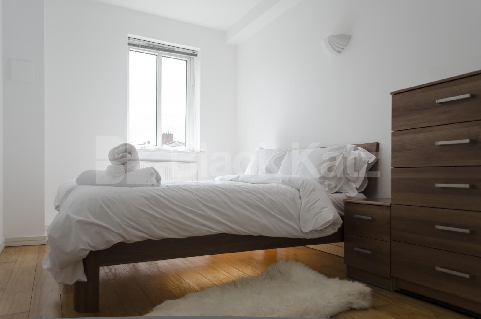 			LET , 2 Bedroom, 1 bath, 1 reception Apartment			 Shad Thames, London Bridge