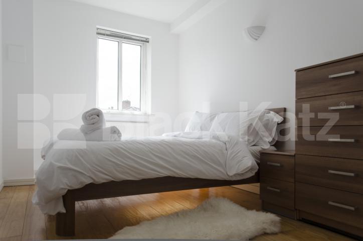 			LET , 2 Bedroom, 1 bath, 1 reception Apartment			 Shad Thames, London Bridge