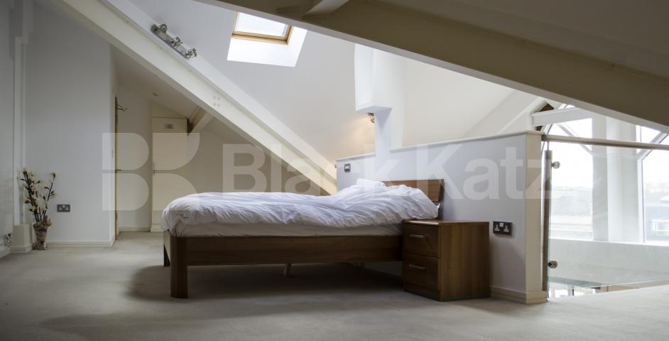 			LET , 2 Bedroom, 1 bath, 1 reception Apartment			 Shad Thames, London Bridge