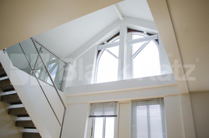 			LET , 2 Bedroom, 1 bath, 1 reception Apartment			 Shad Thames, London Bridge