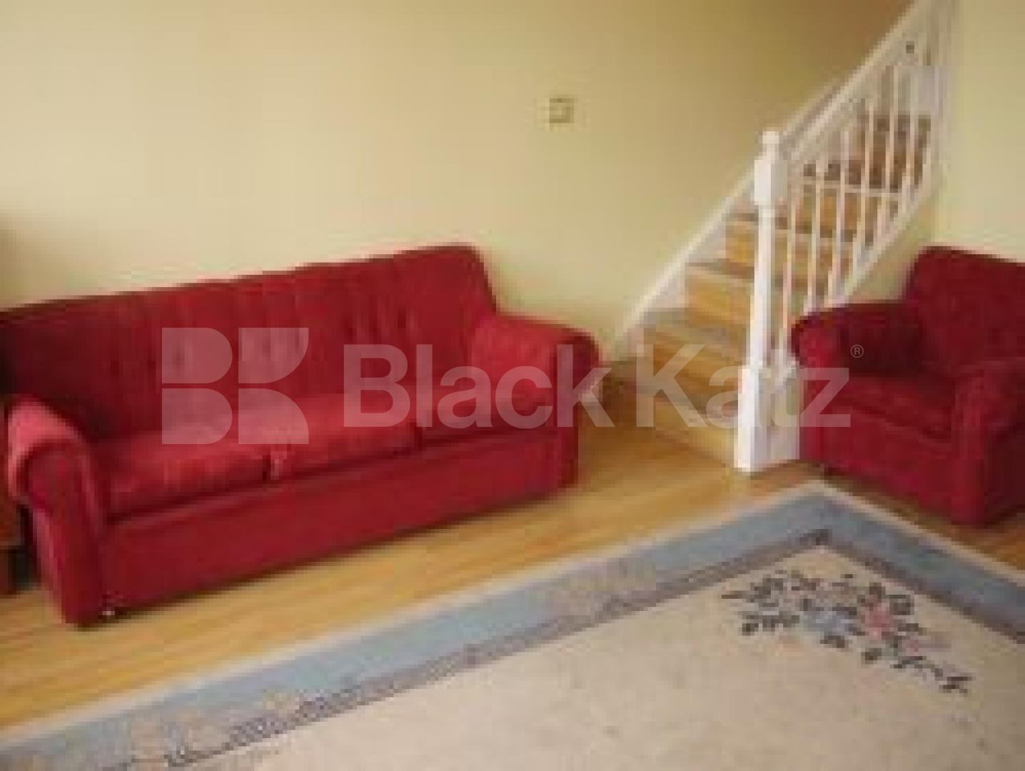 			4 Bedroom, 1 bath, 1 reception House			 Shearling Way, CALEDONIAN ROAD