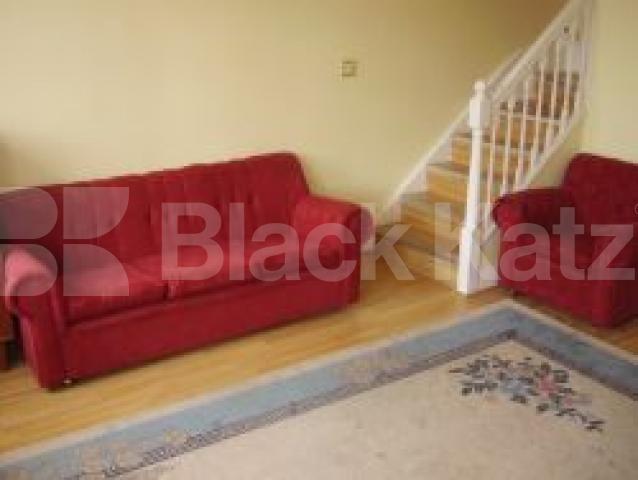 			4 Bedroom, 1 bath, 1 reception House			 Shearling Way, CALEDONIAN ROAD