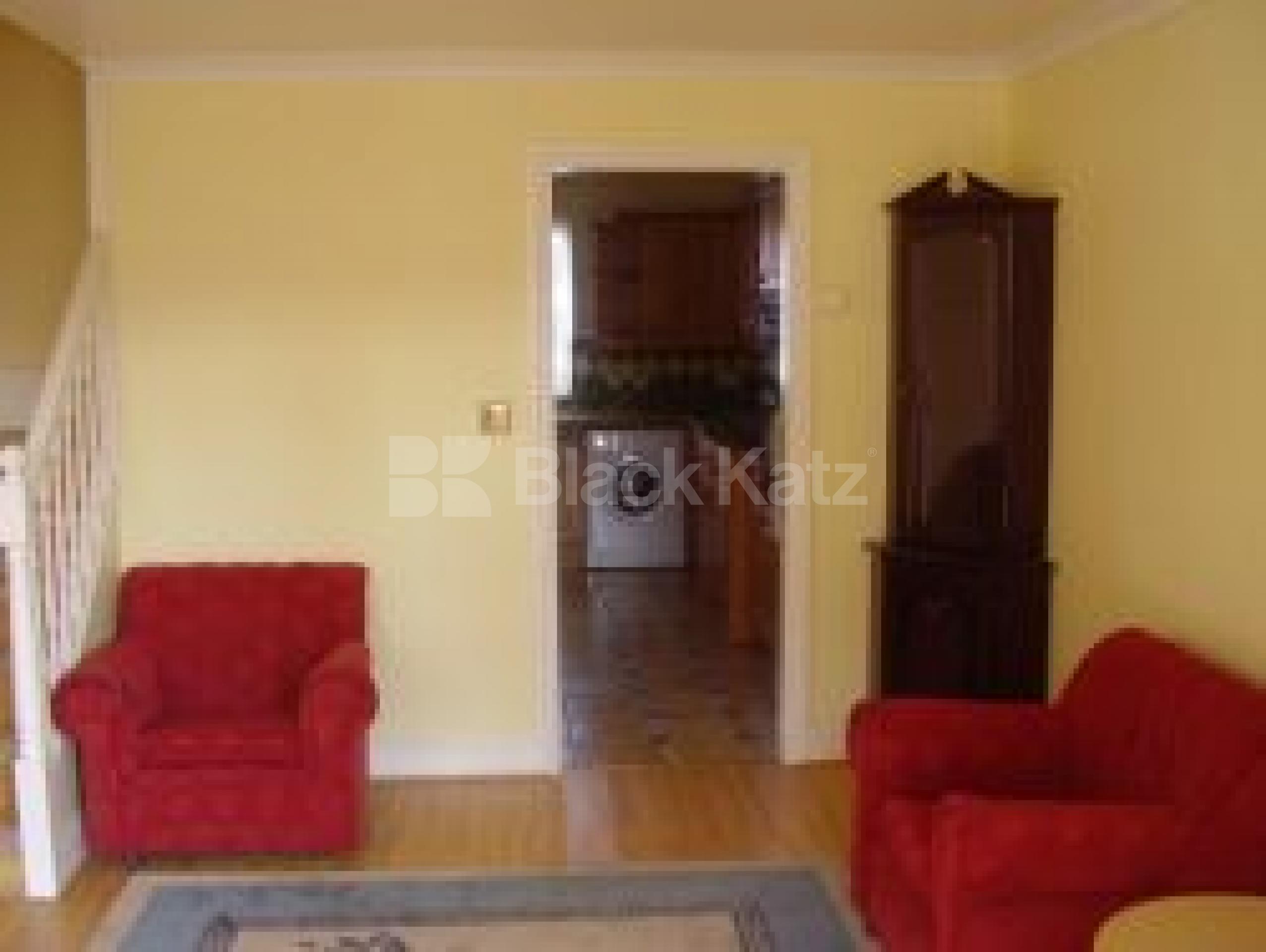 			4 Bedroom, 1 bath, 1 reception House			 Shearling Way, CALEDONIAN ROAD N7