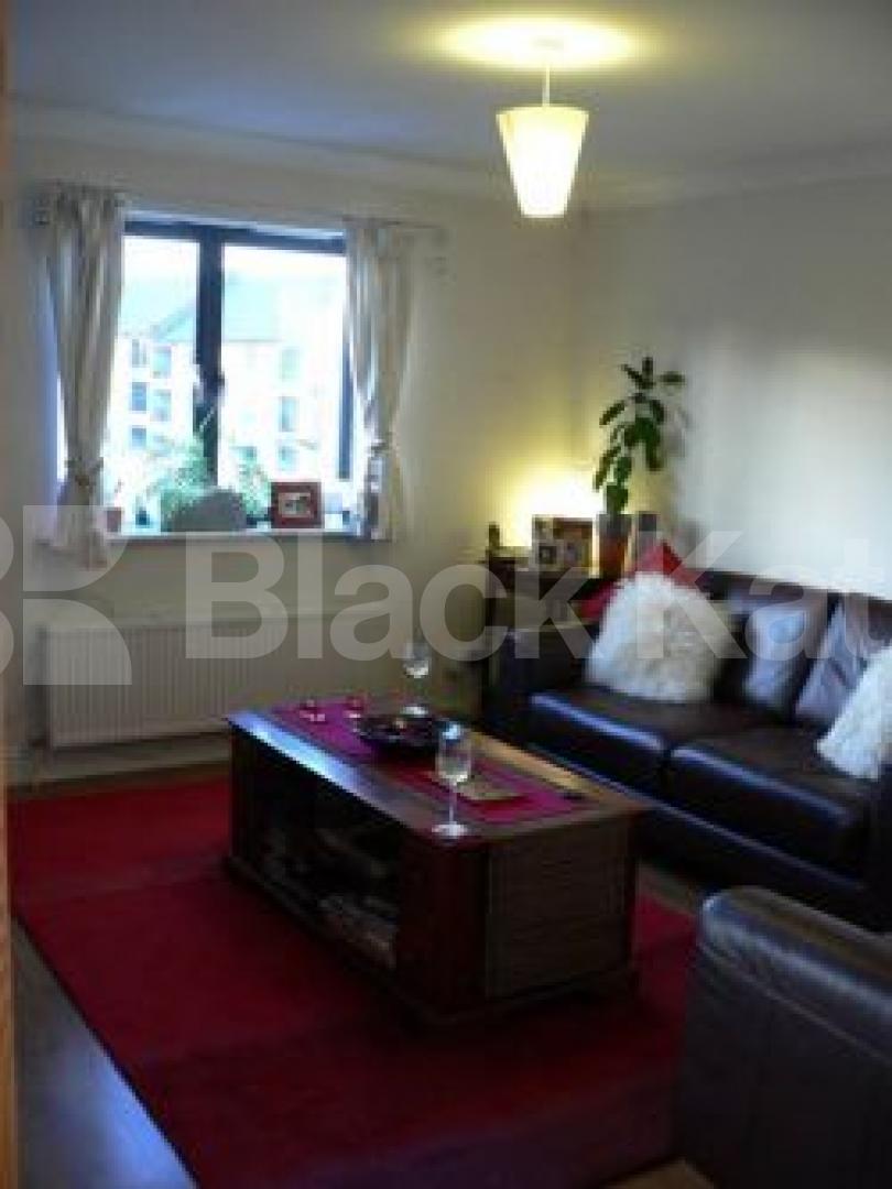 			2 Bedroom, 1 bath, 1 reception Flat			 Manor Gardens, UPPER HOLLOWAY N7