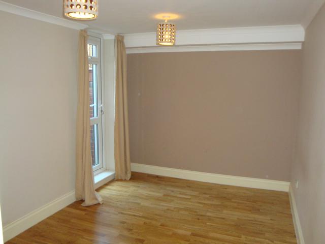 			GARDEN APARTMENT, 2 Bedroom, 1 bath, 1 reception Flat			 Sherriff Road, WEST HAMPSTEAD