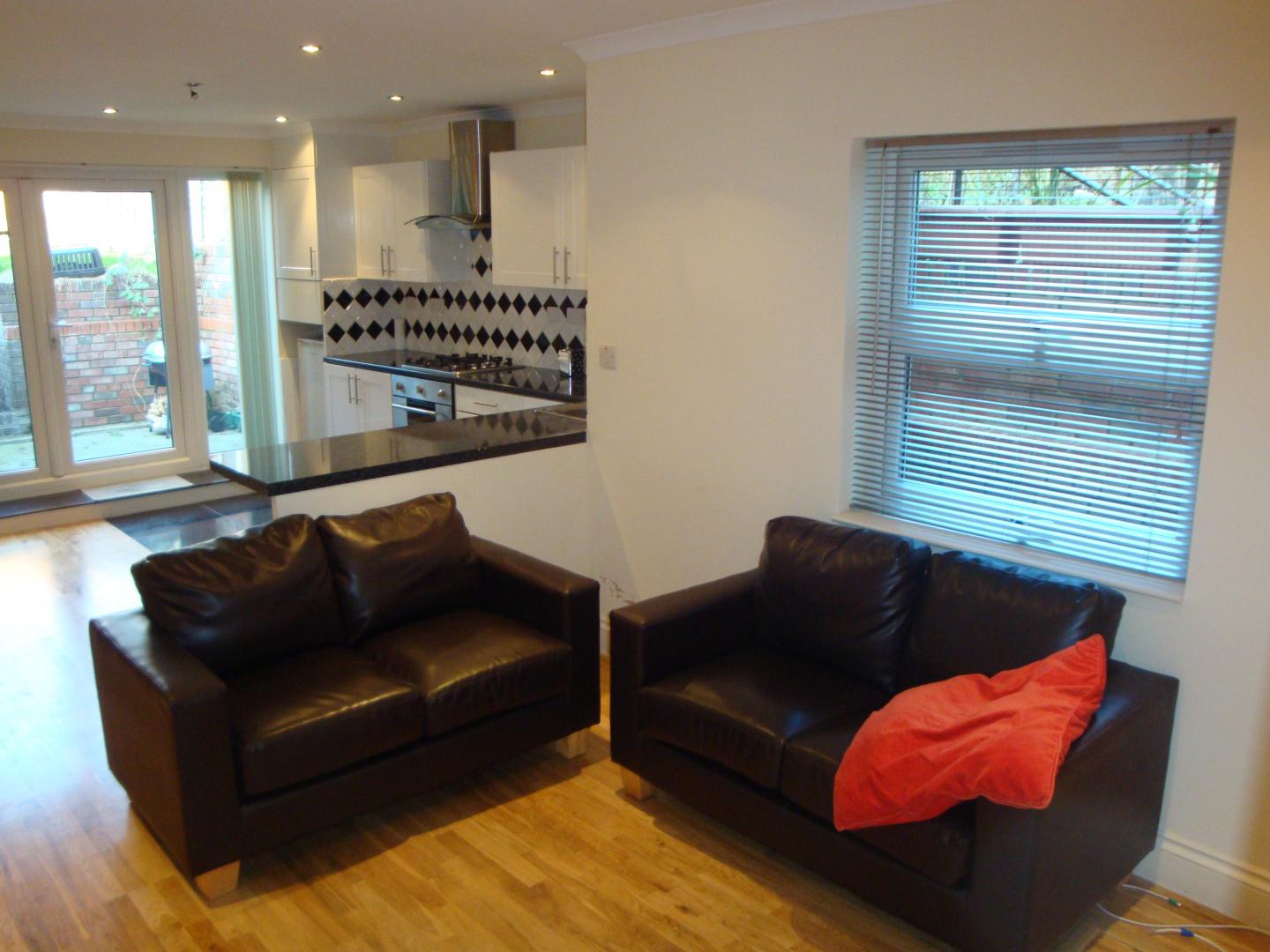 			GARDEN APARTMENT, 2 Bedroom, 1 bath, 1 reception Flat			 Sherriff Road, WEST HAMPSTEAD