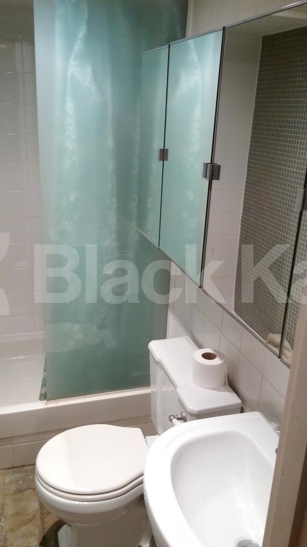 			NEW INSTRUCTION, 1 Bedroom, 1 bath, 1 reception Terraced House			 The Paragon, Searles Road, SE1, Borough / Elephant and Castle 