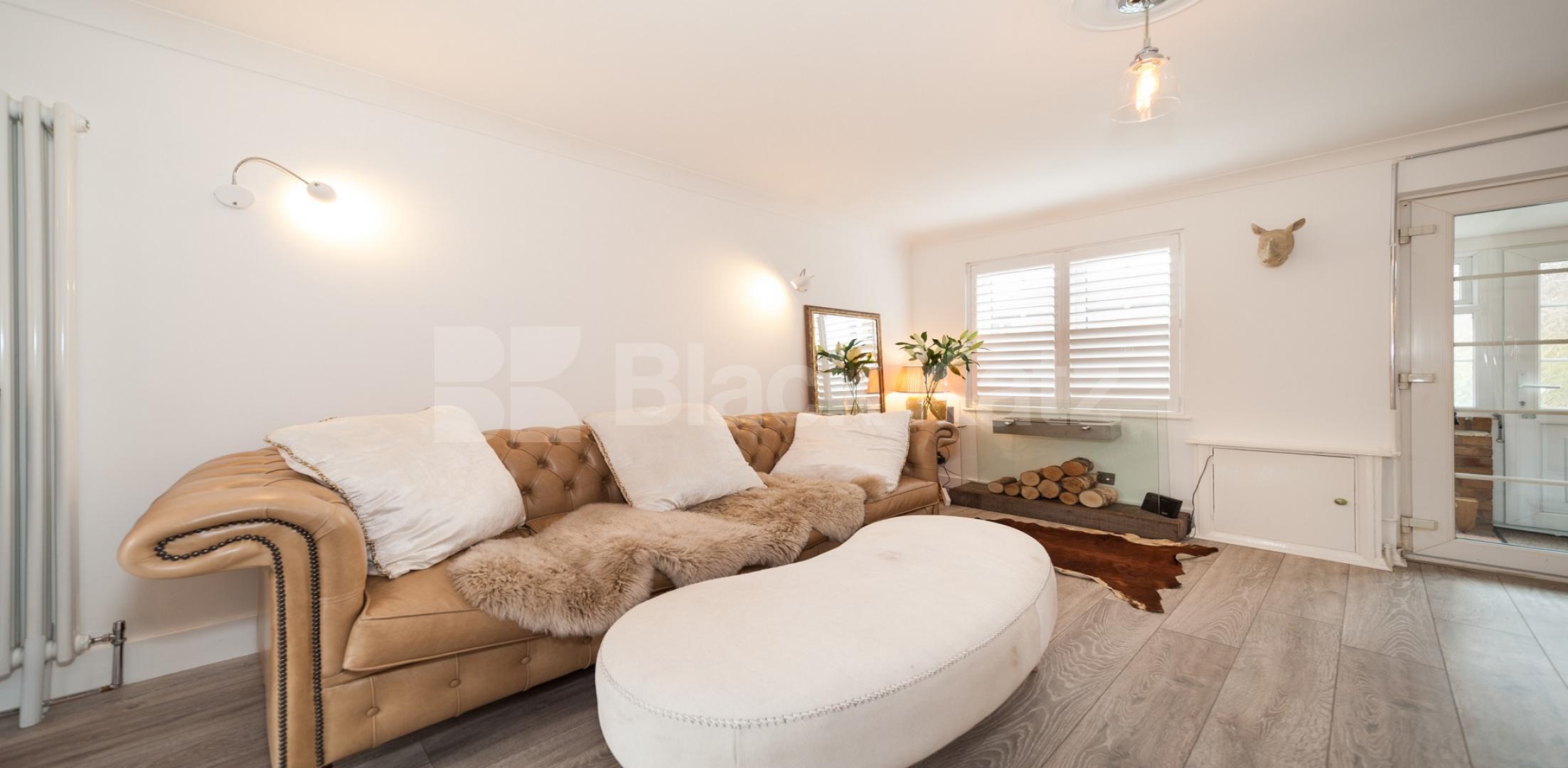 			LET , 2 Bedroom, 1 bath, 1 reception End Terraced House			 Strathnairn Street , Bermondsey