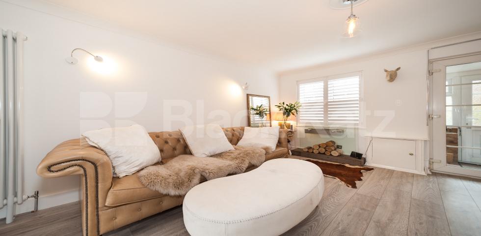 			LET , 2 Bedroom, 1 bath, 1 reception End Terraced House			 Strathnairn Street , Bermondsey