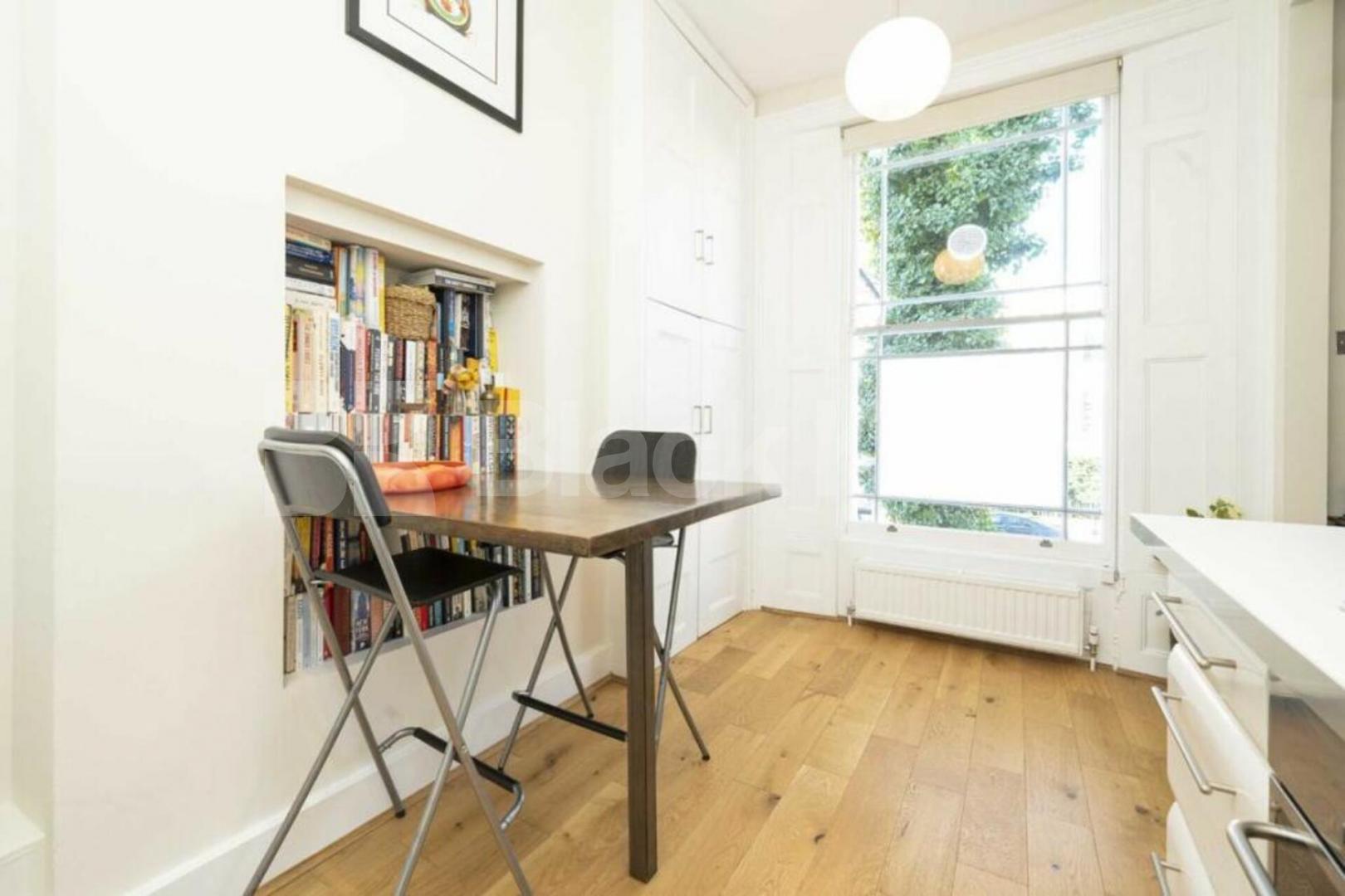 A stylish and modern studio apartment set on Southgate Road Southgate Road, De Beauvoir Town