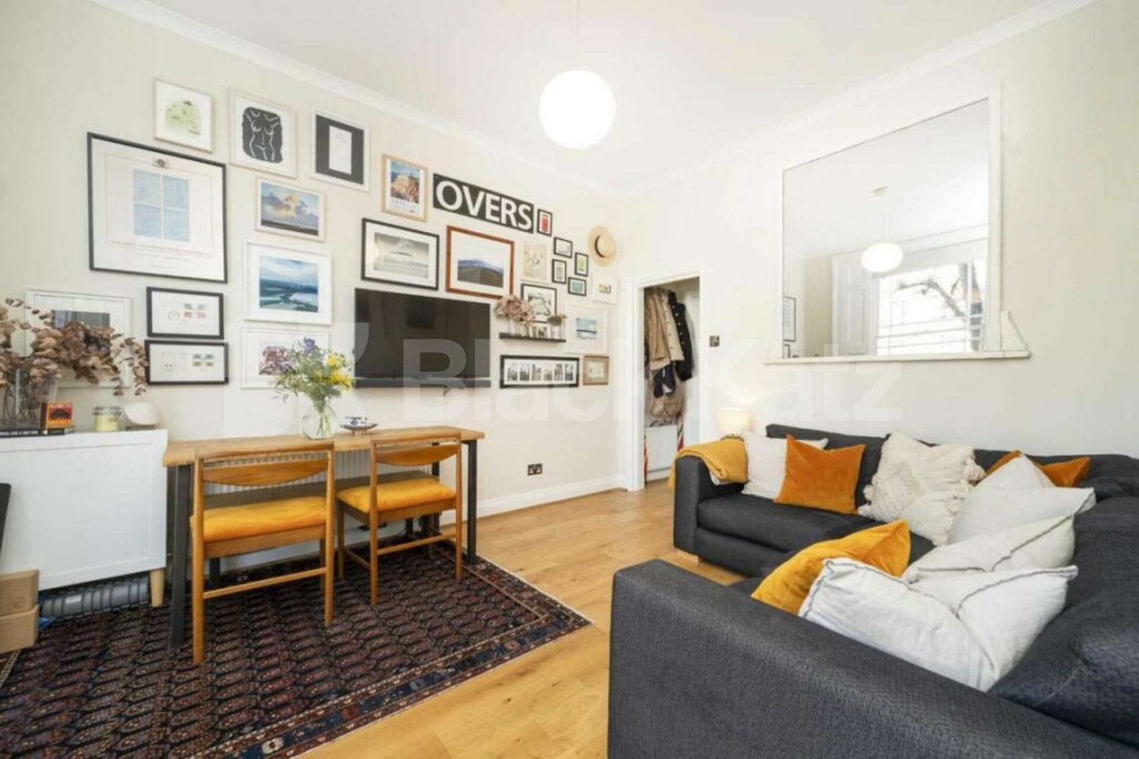A stylish and modern studio apartment set on Southgate Road Southgate Road, De Beauvoir Town
