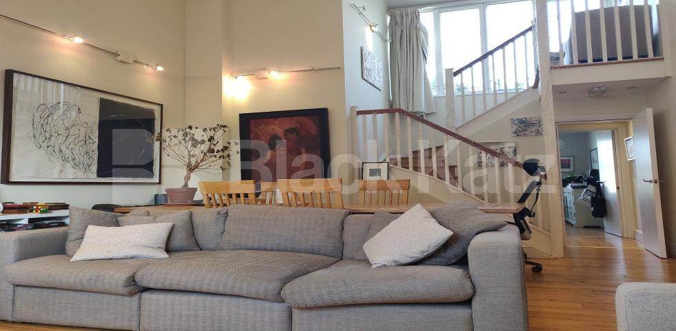 			NEW INSTRUCTION, 2 Bedroom, 1 bath, 1 reception Penthouse			 Oval Mansions, Vauxhall/ Oval