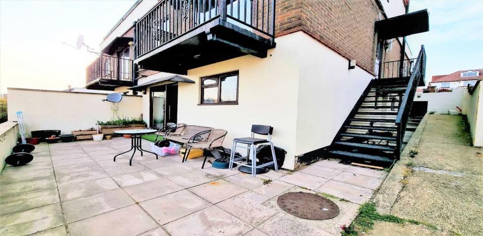 			1 Bedroom, 2 bath, 1 reception Flat			 Dollis Hill Lane, DOLLIS HILL