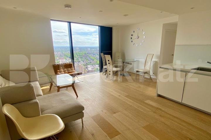 33rd floor with stunning views of the cityscape & 24 Hr. Concierge Strata, Walworth Road, Elephant and Castle
