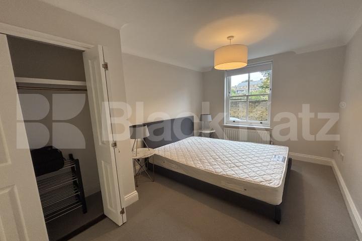 Stylish & contemporary with parking, private patio & inclusive of water rates  Russell Lodge, Spurgeon Street, London Bridge