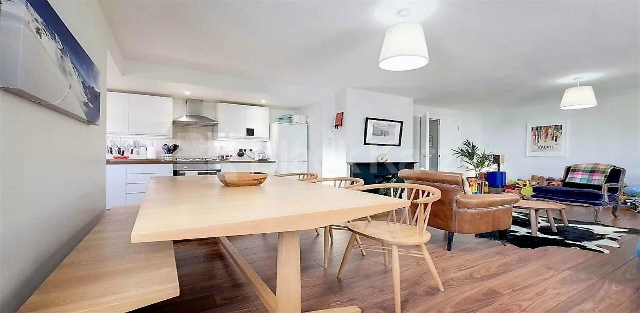 			GARDEN FLAT & WITH GARAGE!, 2 Bedroom, 1 bath, 1 reception House			 St Annes Close, HIGHGATE