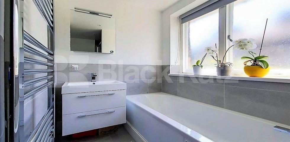 			GARDEN FLAT & WITH GARAGE!, 2 Bedroom, 1 bath, 1 reception House			 St Annes Close, HIGHGATE