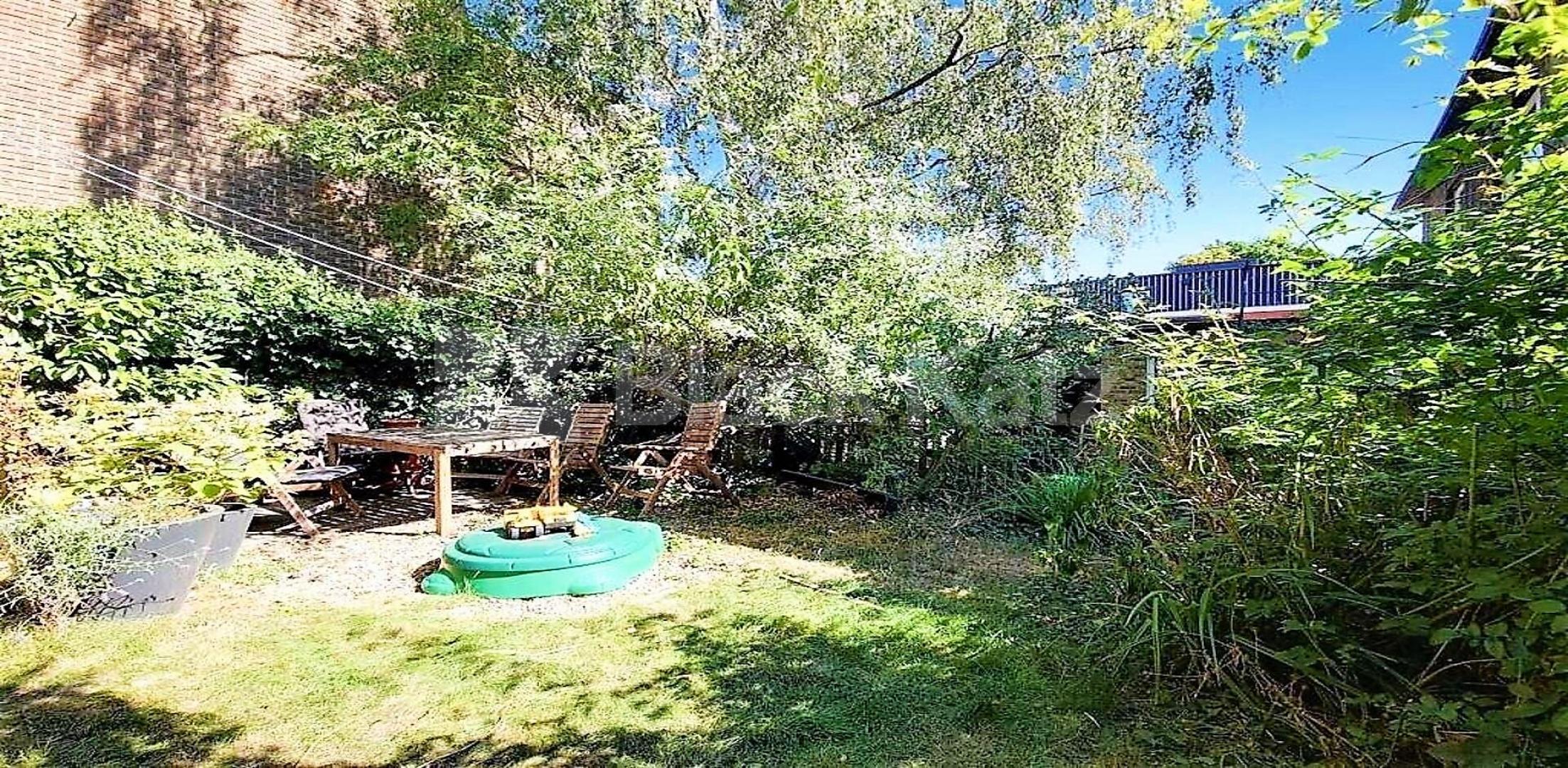 			GARDEN FLAT & WITH GARAGE!, 2 Bedroom, 1 bath, 1 reception House			 St Annes Close, HIGHGATE