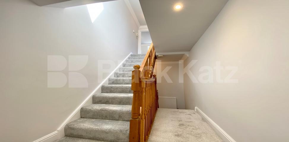 			LET , 3 Bedroom, 1 bath, 1 reception Maisonette			 Alderney Street, Pimlico