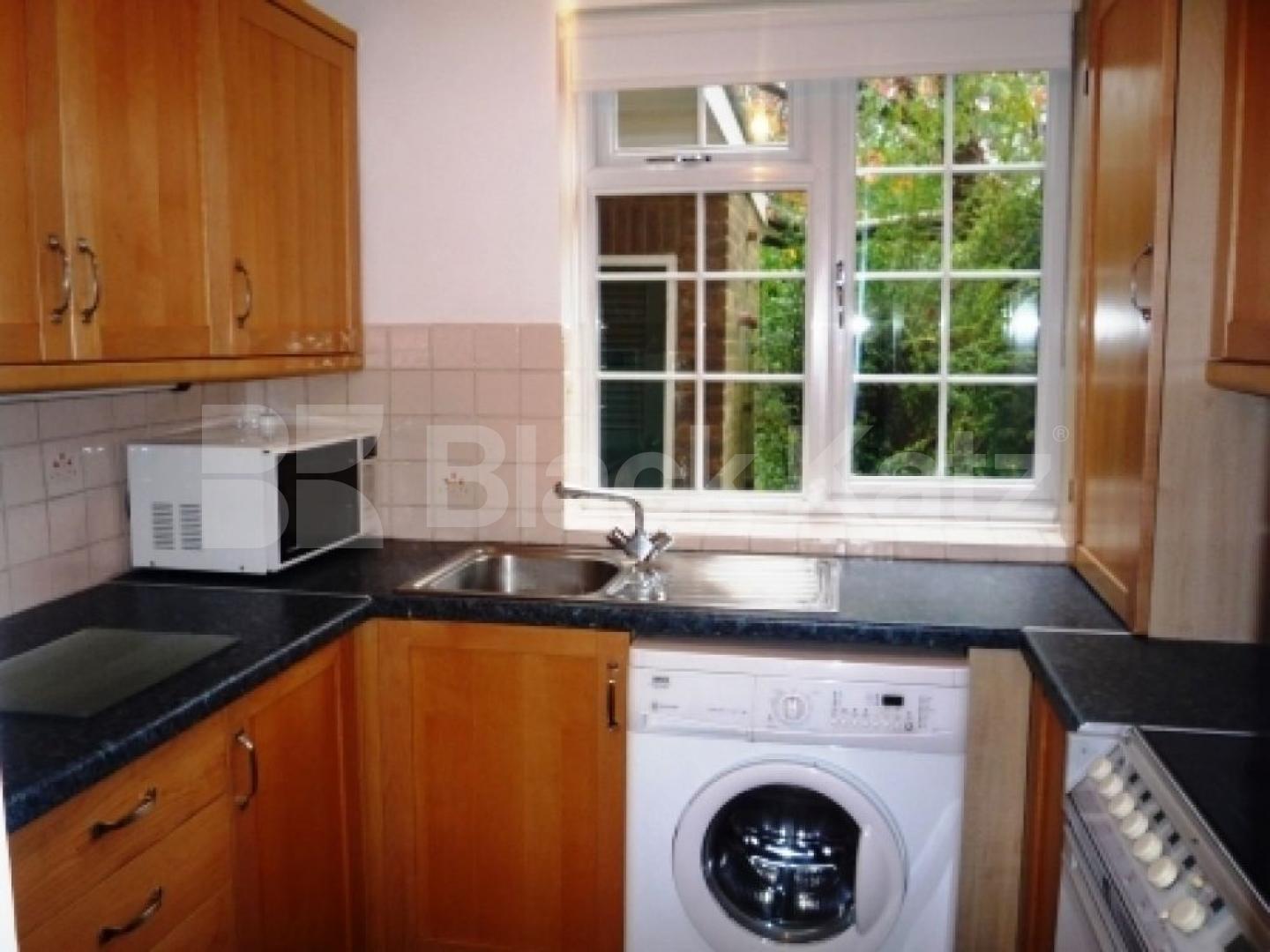 			GREAT LOCATION!, 2 Bedroom, 1 bath, 1 reception Ground Floor Flat			 Stanhope Road, HIGHGATE